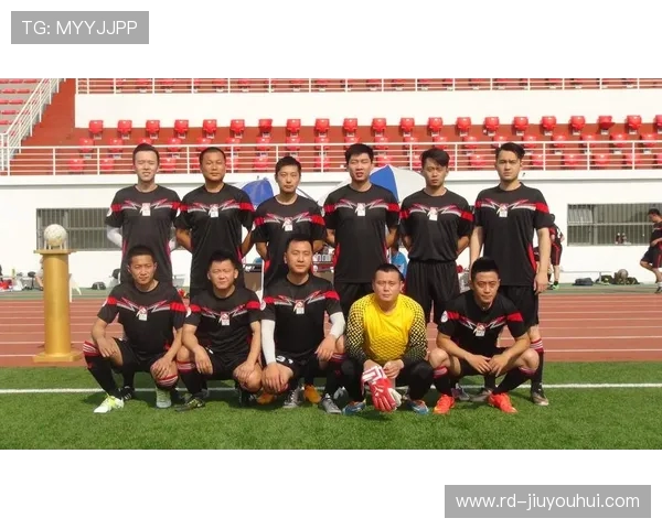 昆山足球赛球员精彩表现解析 赛场上技术与战术的完美结合